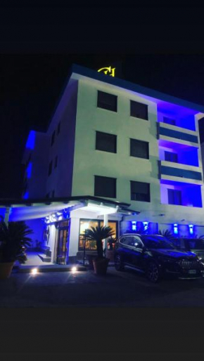 Гостиница Hotel Clinton  Казориа